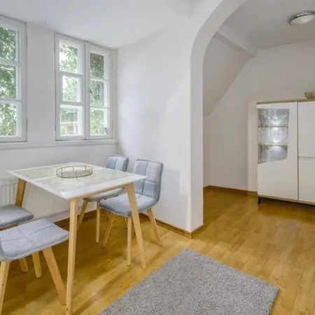 شقة Floor With Two Balconies In The Old Town *