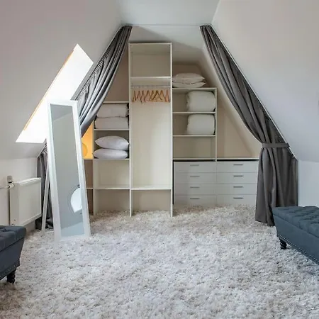 شقة Floor With Two Balconies In The Old Town *