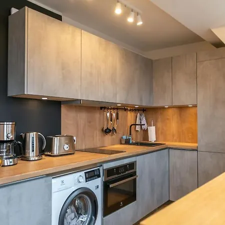 Floor With Two Balconies In The Old Town 탈린