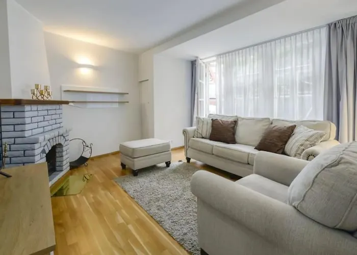 Floor With Two Balconies In The Old Town 탈린